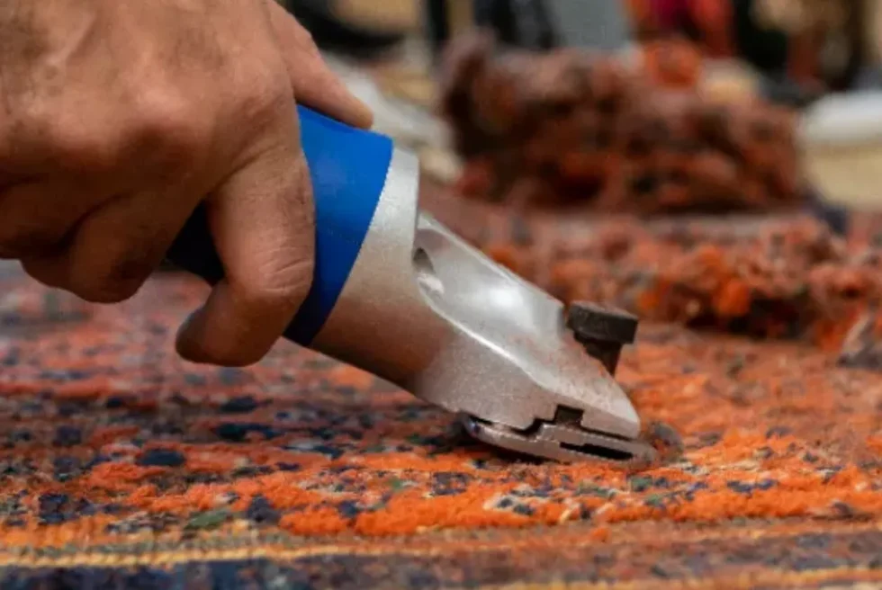 TRADITIONAL HAND REPAIR FOR PERSIAN RUGS